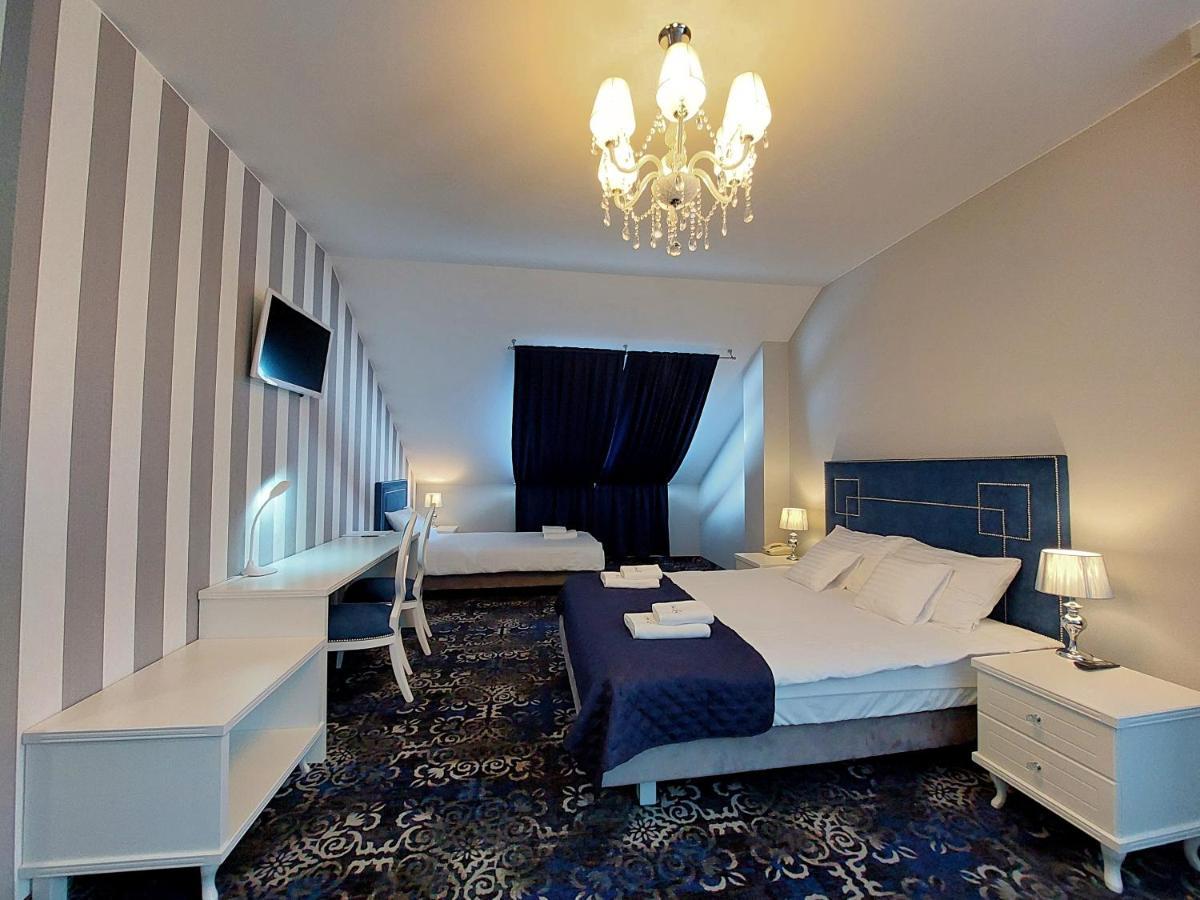 Hotel Lord ราดอม ภายนอก รูปภาพ