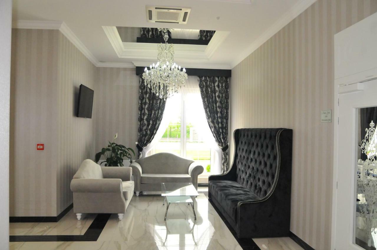 Hotel Lord ราดอม ภายนอก รูปภาพ