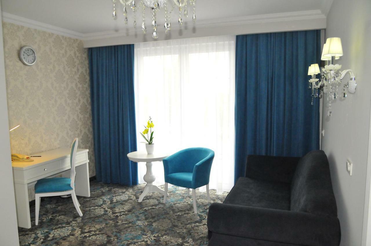 Hotel Lord ราดอม ภายนอก รูปภาพ